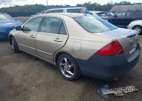 2006 Honda Accord 3.0 Ex z USA, uszkodzony, nr VIN 1HGCM66846A013923
